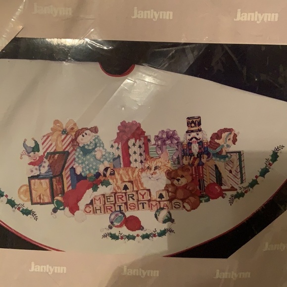 Janlynn Christmas Tree Cross-stitch Skirt Kit - Picture 5 of 6